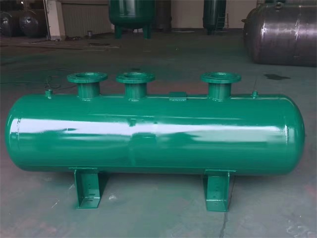 1679991473376569.jpeg 兴隆兴隆兴隆蒸汽分气缸1.jpeg